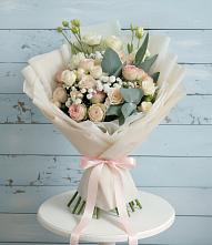 Букет цветов из:  Розы и Лизиантусы в Гвазде