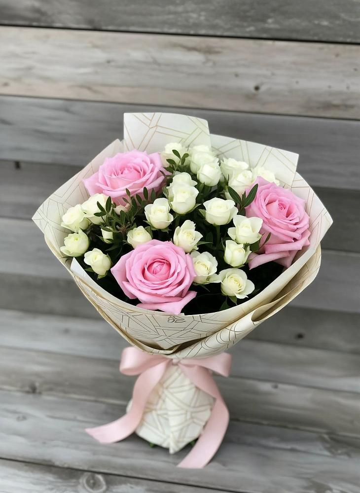 Букет цветов из: Розы в Гвазде
