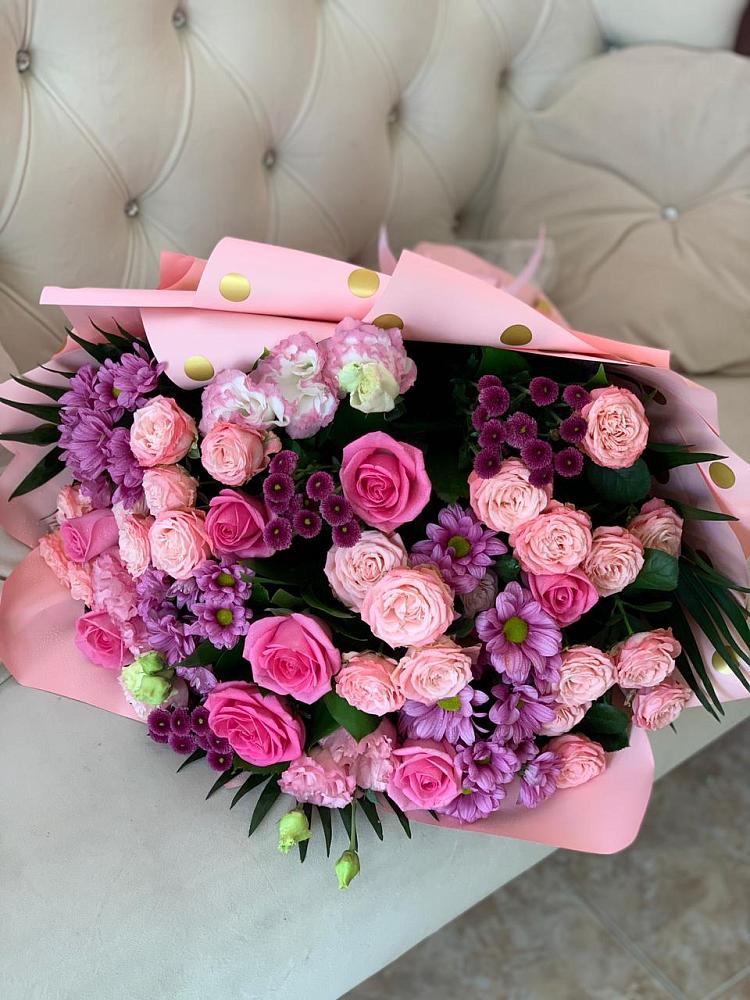 Букет цветов из: Хризантемы, Розы и Лизиантусы в Гвазде