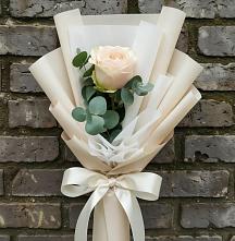 Букет цветов из:  Розы в Гвазде