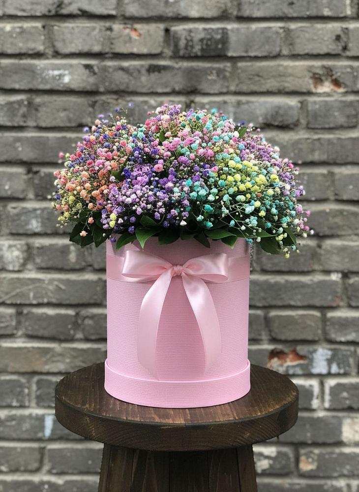 Цветочная композиция из Гипсофила и Розы в шляпной коробке в Гвазде