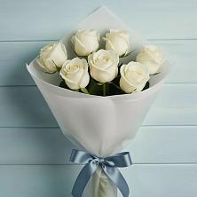 Букет 7 Белых роз Эдлесс Лав в Гвазде