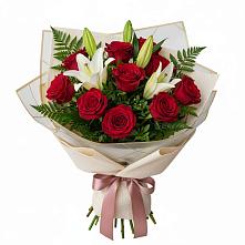 Букет цветов из:  Лилии и Розы в Гвазде