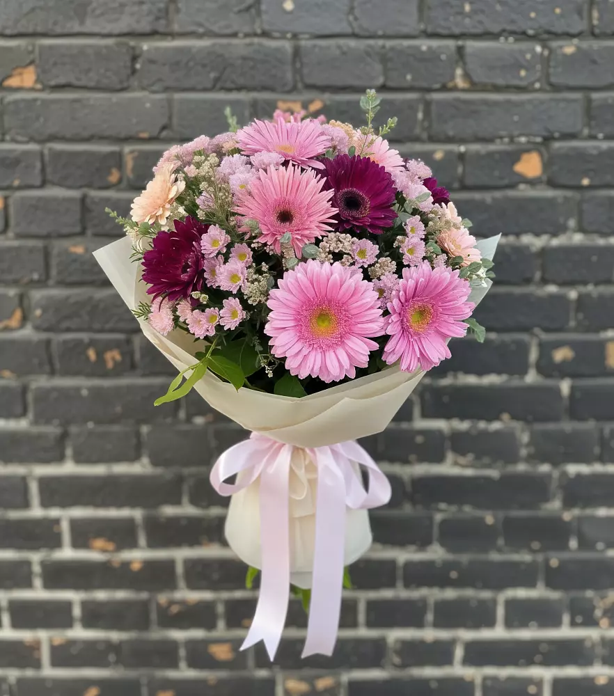 Букет цветов из: Герберы и Хризантемы в Гвазде