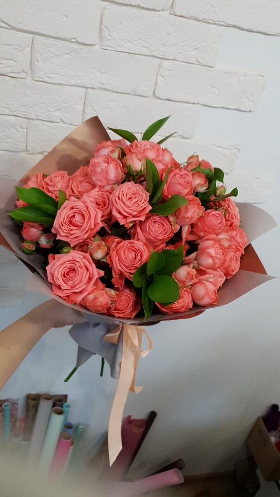 Букет цветов из: Розы в Гвазде