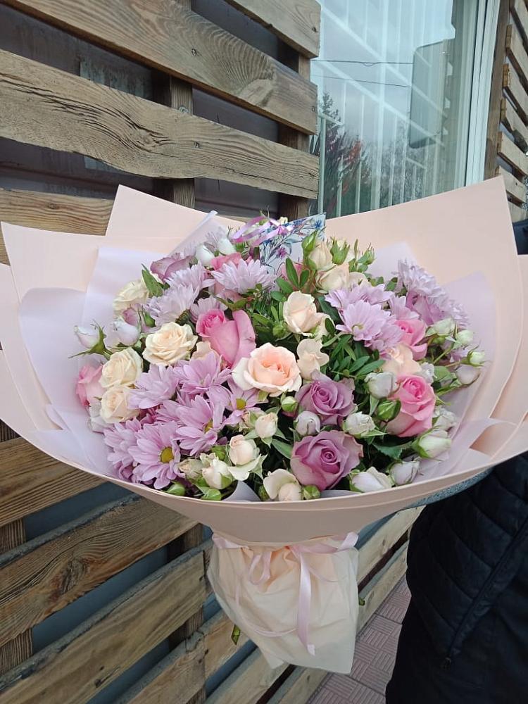 Букет цветов из: Розы и Хризантемы в Гвазде