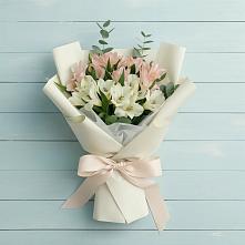 Букет цветов из:  Альстромерии в Гвазде