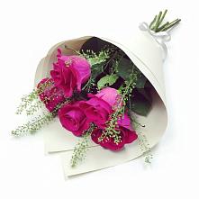 Букет цветов из:  Розы в Гвазде