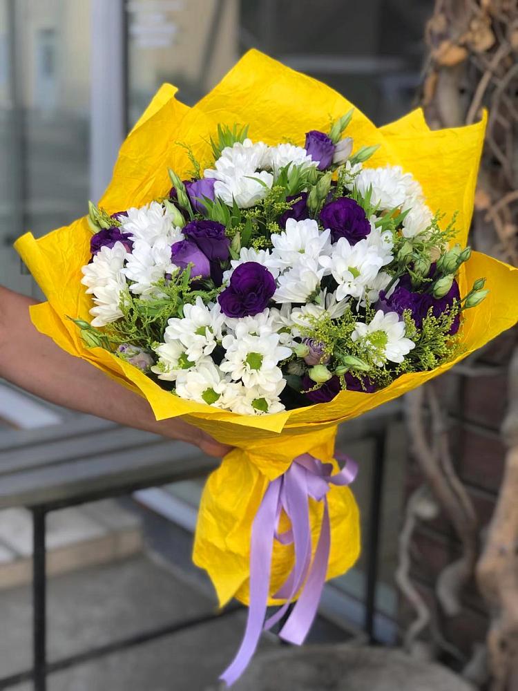 Букет цветов из: Ирисы, Хризантемы и Ромашки в Гвазде