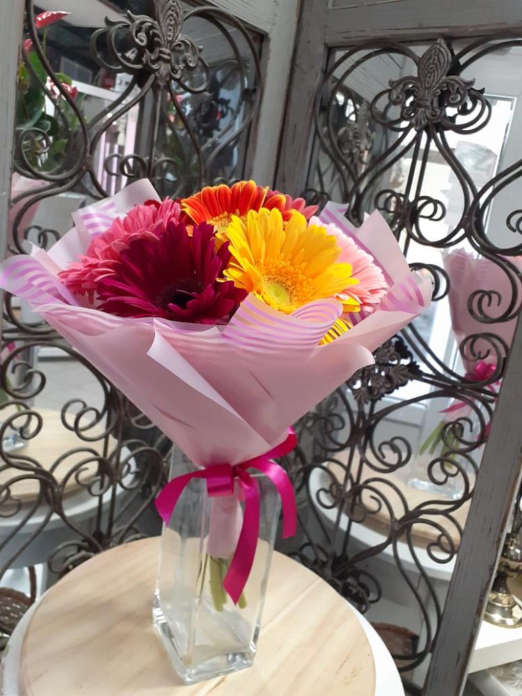 Букет цветов из: Герберы в Гвазде