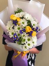 Букет цветов из:  Ирисы, Хризантемы и Розы #REPLACE_PRED# Гвазде