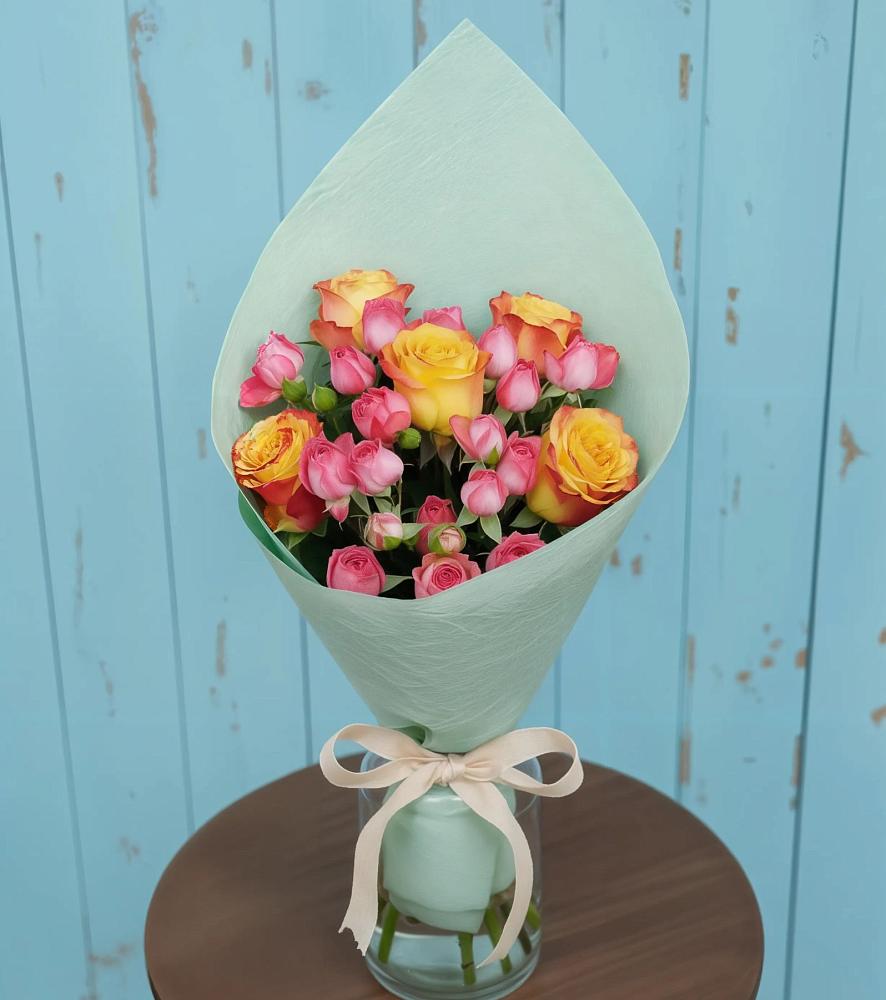 Букет цветов из: Розы в Гвазде