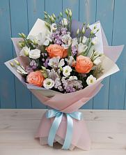 Букет цветов из:  Лизиантусы, Розы, Альстромерии и Гипсофила в Гвазде