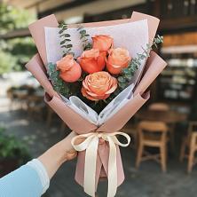 Букет цветов из:  Розы в Гвазде