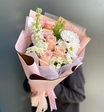 Букет цветов из:  Хризантемы и Розы в Гвазде