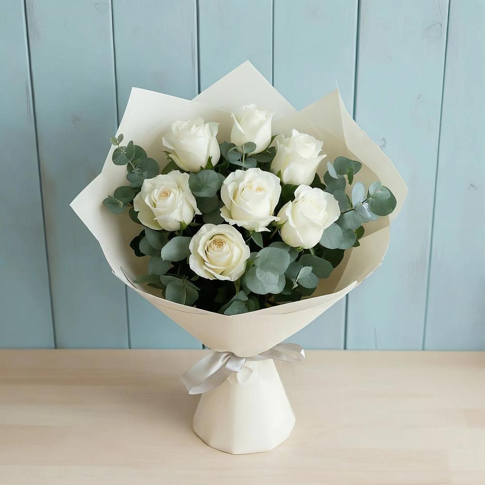 Букет Белые розы в Эвкалипте в Гвазде
