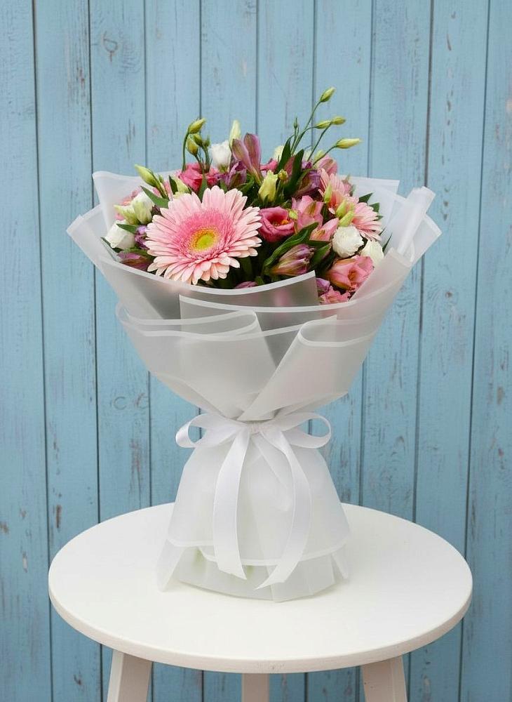 Букет цветов из: Герберы, Альстромерии и Лизиантусы в Гвазде