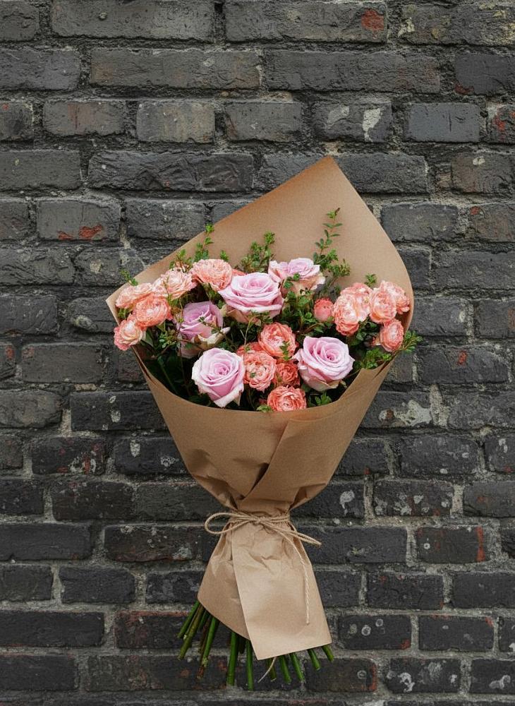 Букет цветов из: Розы в Гвазде