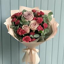 Букет цветов из:  Гвоздики и Розы в Гвазде
