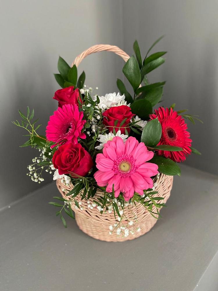 Цветочная композиция из Розы, Хризантемы и Герберы в корзине в Гвазде