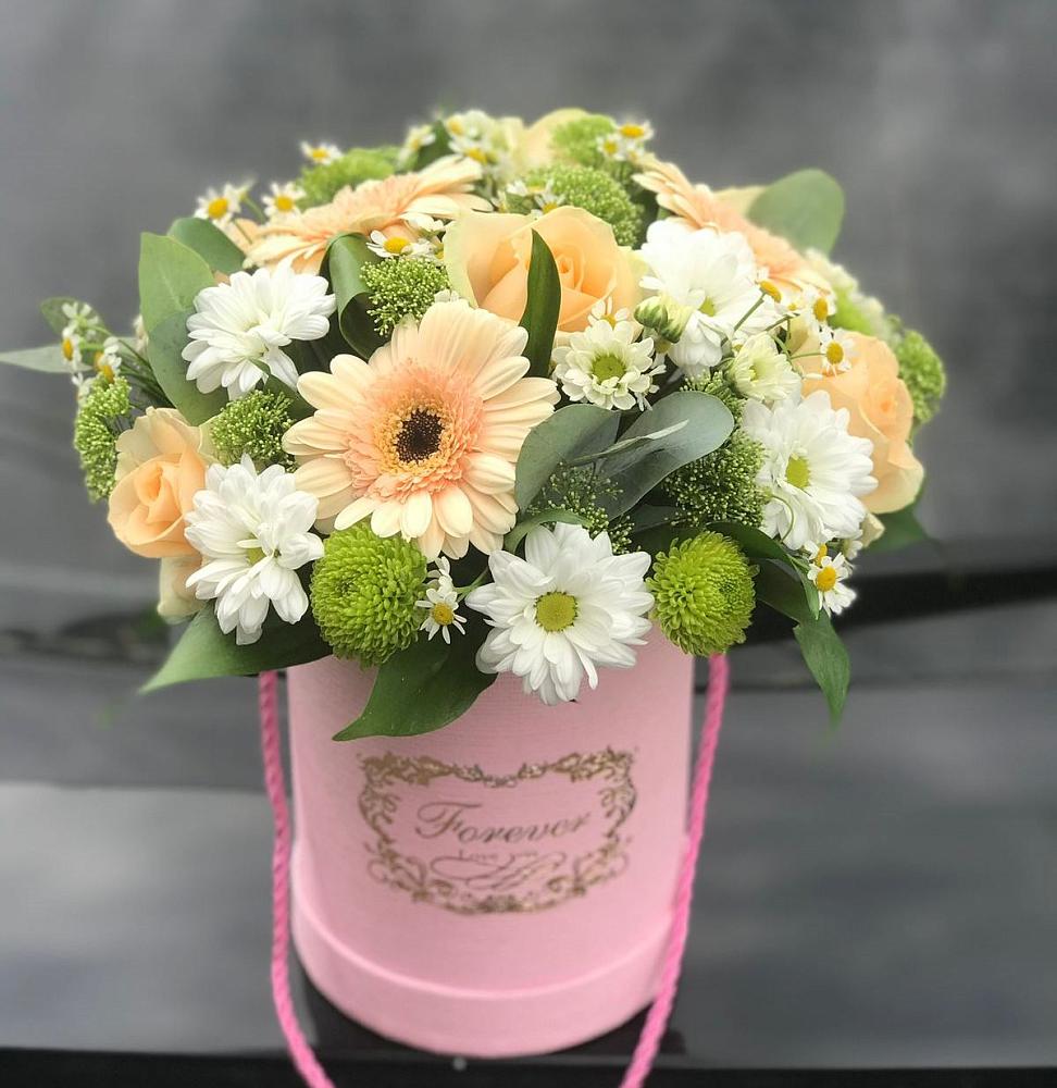 Цветочная композиция из Розы, Герберы и Хризантемы в шляпной коробке в Гвазде