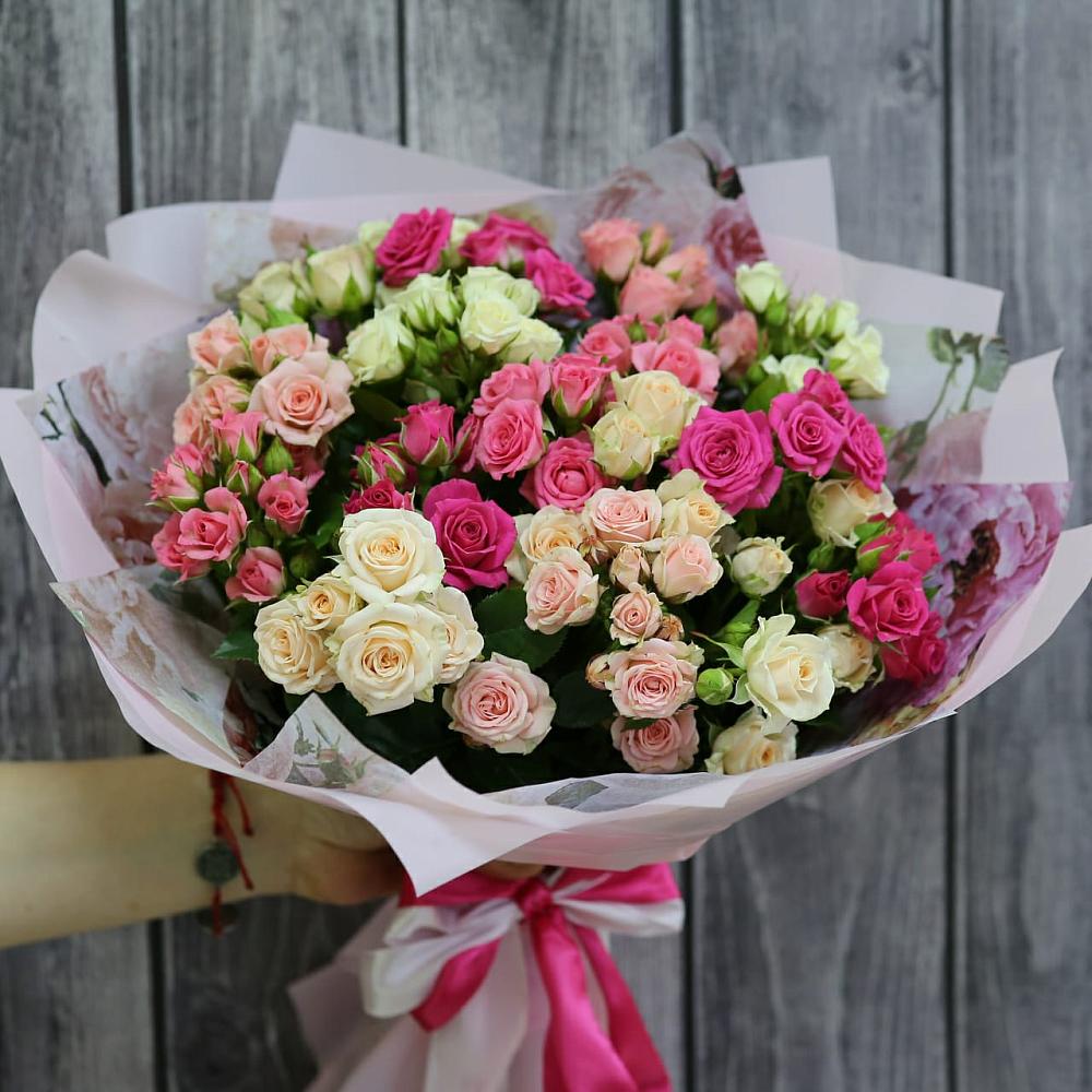 Букет цветов из: Розы в Гвазде