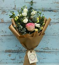 Букет цветов из:  Розы и Лизиантусы в Гвазде
