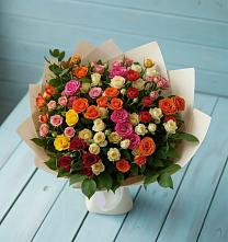 Букет Микс из разноцветных кустовых роз в Гвазде