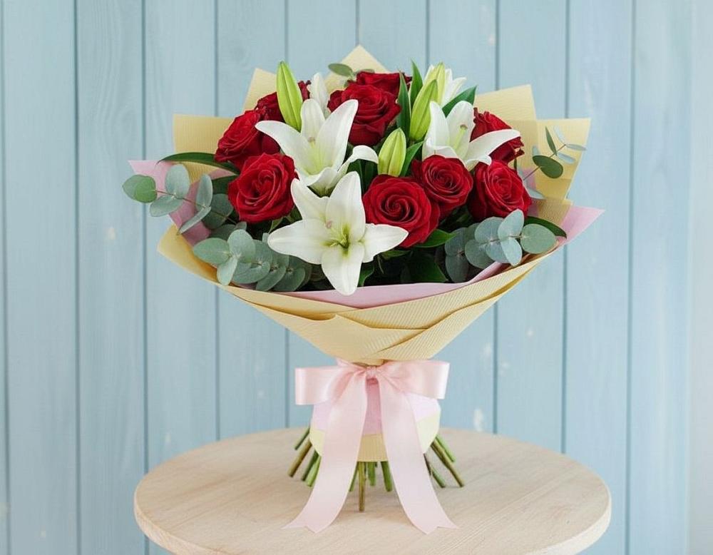 Букет цветов из: Лилии и Розы в Гвазде